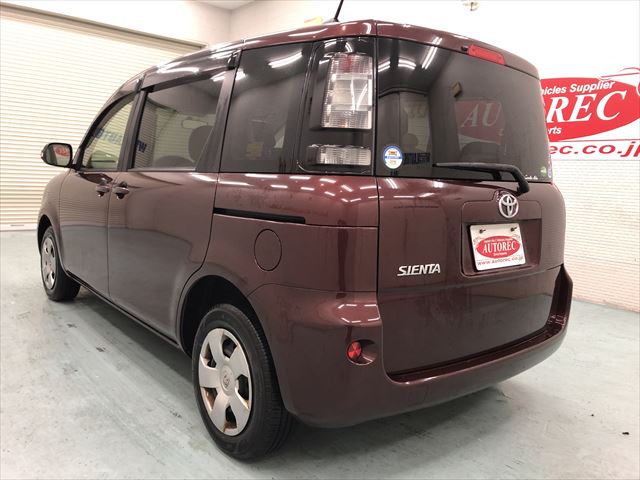 Toyota sienta 2013