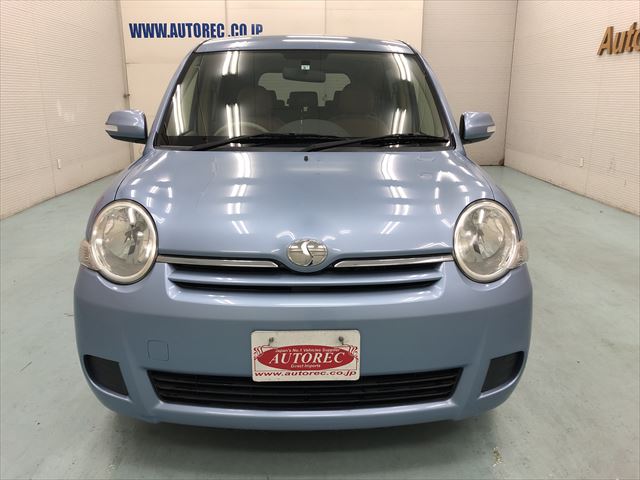 Toyota sienta 2013