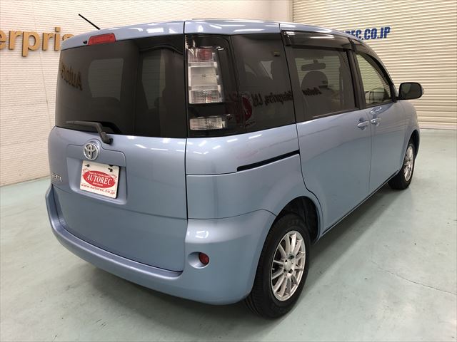 Toyota sienta 2013