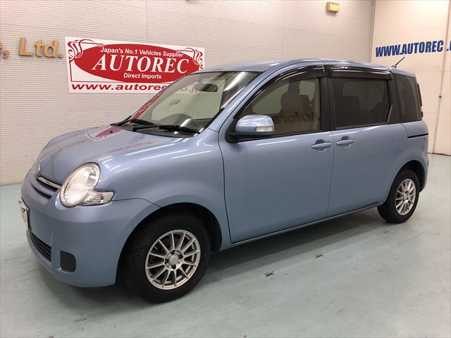 Toyota sienta 2013