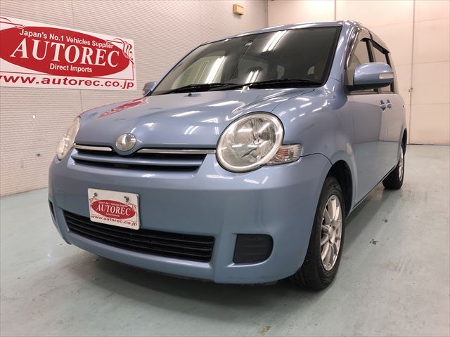 Toyota sienta 2013