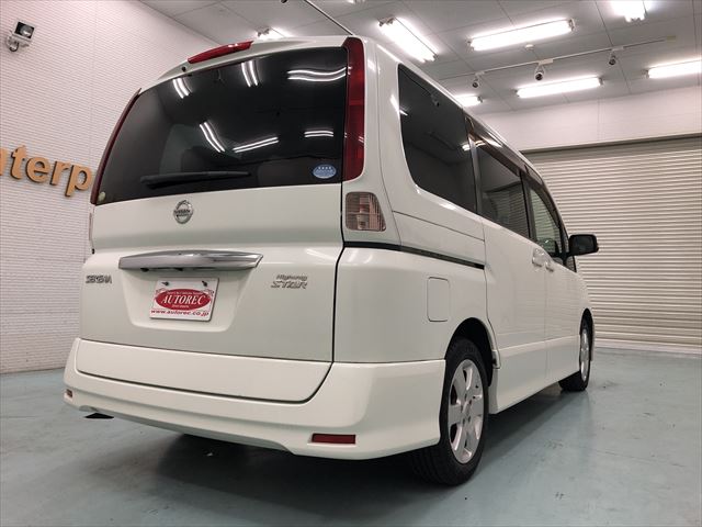 2010 Nissan Serena | Autorec Enterprise, Ltd.