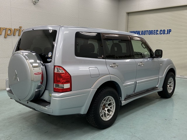 2004 Mitsubishi Pajero | Autorec Enterprise, Ltd.