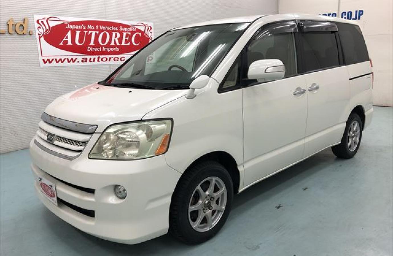 2006 Toyota Noah | Autorec Enterprise, Ltd.