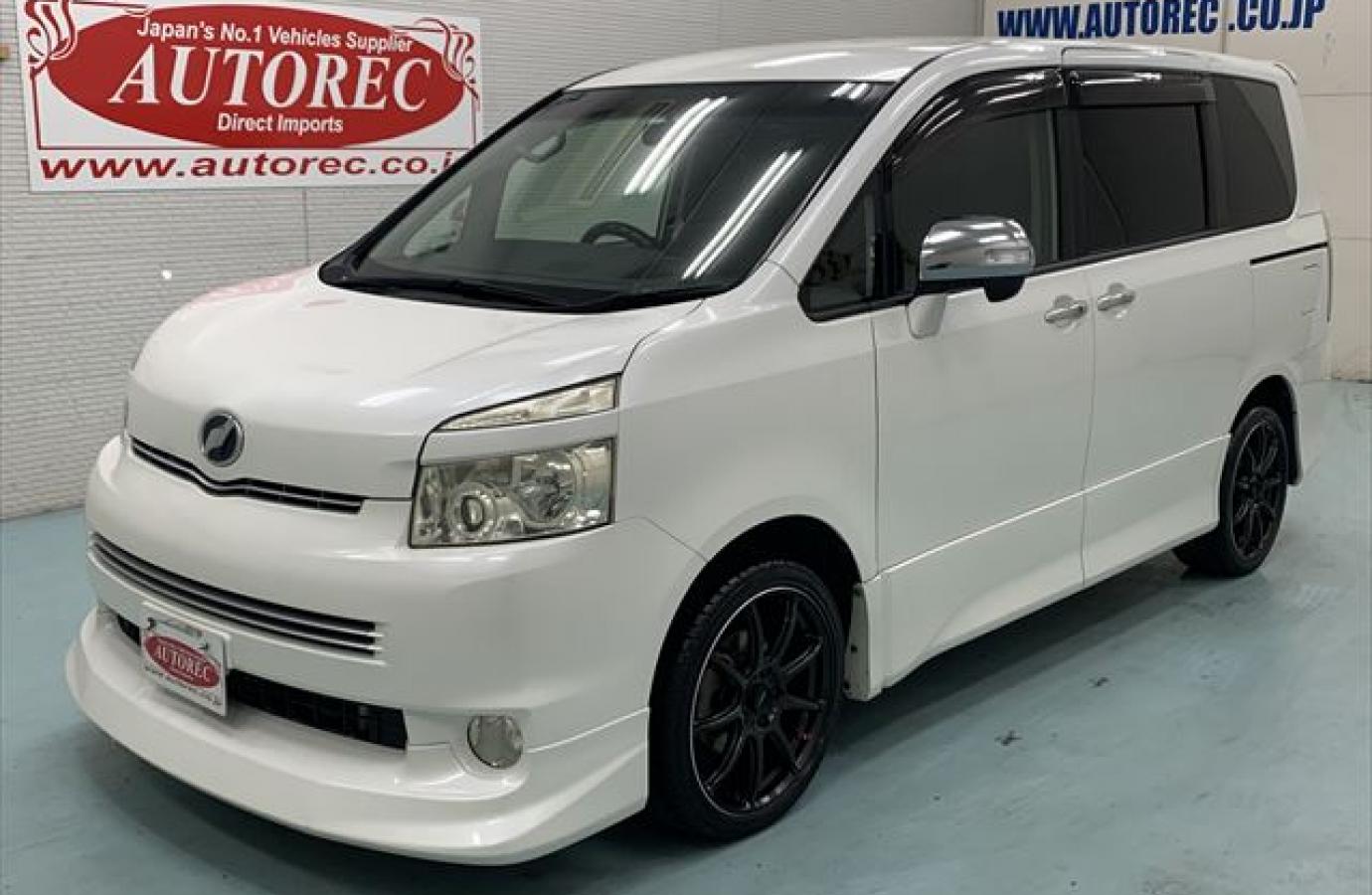 Toyota voxy van discount